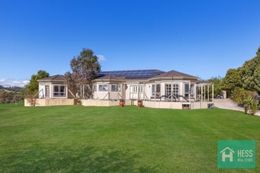 Click to view all images 5 Olive Court Kilmore East VIC 3764 - Image 1