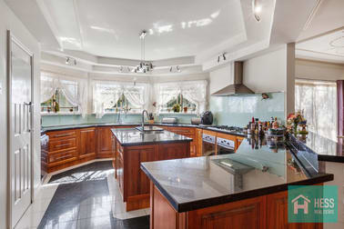 Click to view all images 5 Olive Court Kilmore East VIC 3764 - Image 2