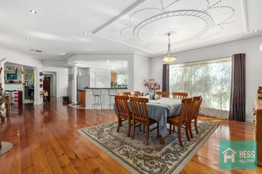 Click to view all images 5 Olive Court Kilmore East VIC 3764 - Image 3