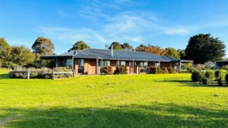 Click to view all images 646 Lindeow-Glenaladale Road Lindenow South VIC 3875 - Image 1
