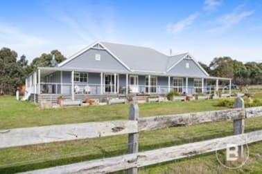 122 Packhams Lane Beaufort VIC 3373 - Image 2