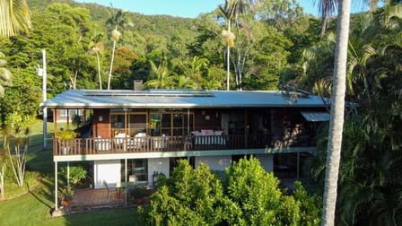 128 Castle Rock Road Byfield QLD 4703 - Image 2