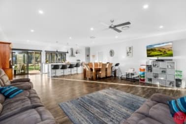 Click to view all images 1578 Sandy Creek Road Ellalong NSW 2325 - Image 2