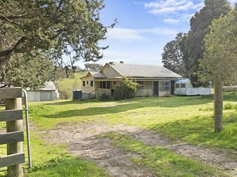 2115 HIGHLANDS ROAD Whiteheads Creek VIC 3660 - Image 2