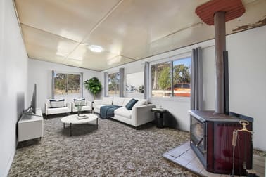 Click to view all images 98 Kalinowski Lane Uralla NSW 2358 - Image 3