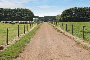 225 Tomahawk Creek Road Simpson VIC 3266 - Image 2
