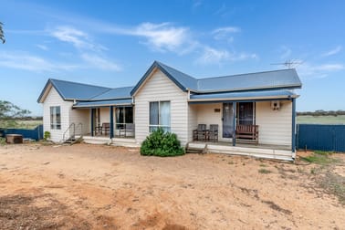 416 Bowhill Road Burdett SA 5253 - Image 1