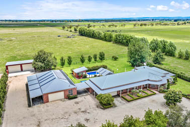 315 Bennett Road Cora Lynn VIC 3814 - Image 2