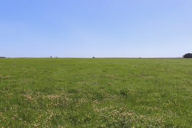 Click to view all images 4 Shelford-Mt Mercer Road Shelford VIC 3329 - Image 2