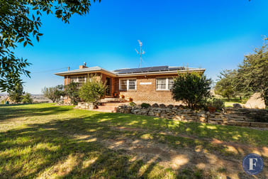 171 Frogmore Road Boorowa NSW 2586 - Image 1