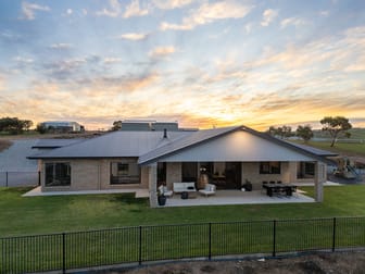 86 Hyde Road North Shields SA 5607 - Image 2