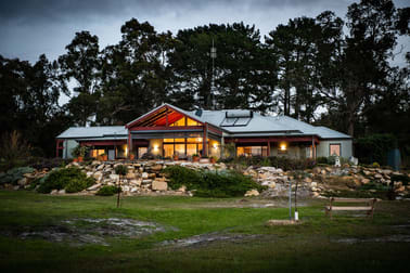 598 Ravenscliffe Road Kirup WA 6251 - Image 1