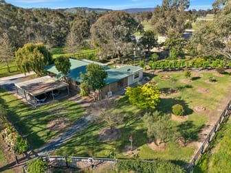 140 Hall Lane Whiteheads Creek VIC 3660 - Image 2