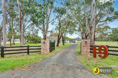 19 Maywood Road Cranbourne South VIC 3977 - Image 1