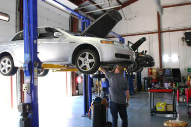 Accessories & Parts  business for sale in Urangan - Image 1