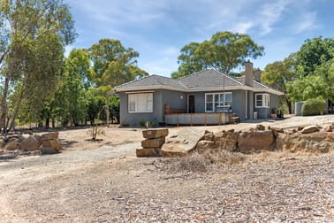 32 Five Gums Lane Heathcote VIC 3523 - Image 1