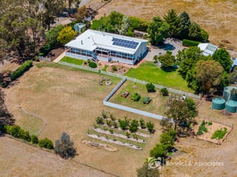 18 Ryan Road Beechworth VIC 3747 - Image 1