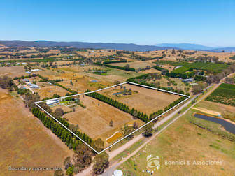 18 Ryan Road Beechworth VIC 3747 - Image 2
