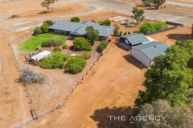 2 Magnolia Close Bakers Hill WA 6562 - Image 1