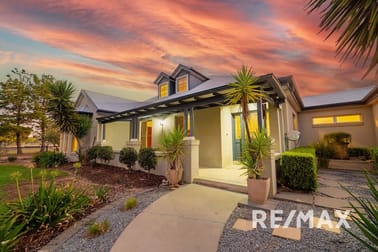4 Hickory Place Springvale NSW 2650 - Image 2