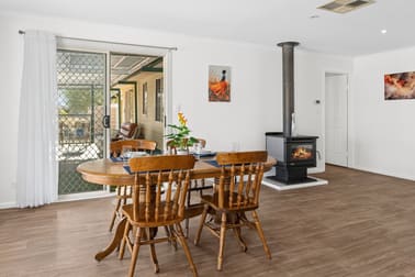 203 Nura Road Morgan SA 5320 - Image 2