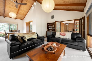 109 Robinson Lane Yackandandah VIC 3749 - Image 3