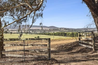 209 Fordes Lane Kyneton VIC 3444 - Image 2