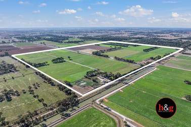 880 & 920 Lilford Road Gillieston VIC 3616 - Image 1