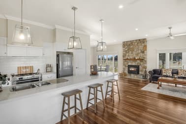 283 Redesdale Road Kyneton VIC 3444 - Image 3