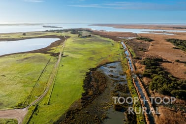 135/135 Randell Road Hindmarsh Island SA 5214 - Image 2