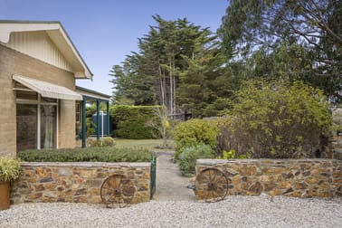 Click to view all images 1275 Bacchus Marsh Road Bullengarook VIC 3437 - Image 3