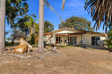 17 Elephant Trunk Road Cobdogla SA 5346 - Image 3