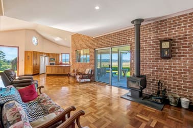 Click to view all images 122 Three Chain Road South Lismore NSW 2480 - Image 3