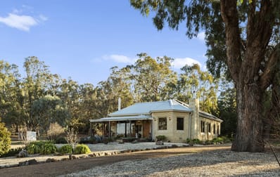 256 Dry Creek Road Bonnie Doon VIC 3720 - Image 2