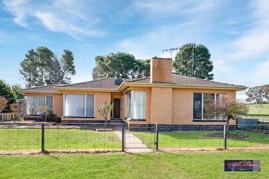 8 McKean Road Arnold VIC 3551 - Image 1