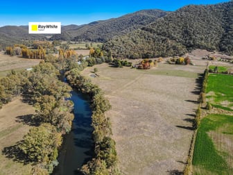 135 West Blowering Road Tumut NSW 2720 - Image 1