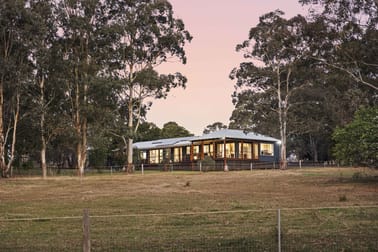 Click to view all images 63 Erbacher Road Hampton QLD 4352 - Image 2