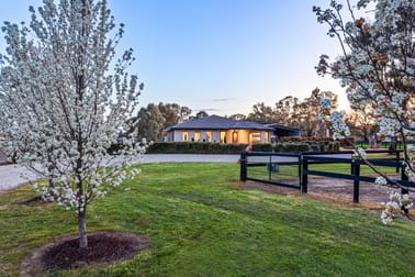Click to view all images 370 Pethericks Road Goornong VIC 3557 - Image 2