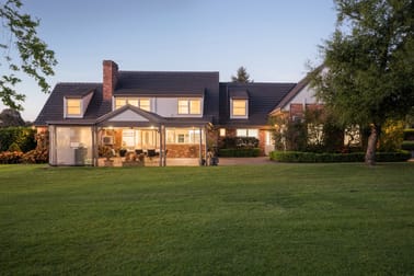 Click to view all images 22 Mountain Flat Road Narre Warren East VIC 3804 - Image 1