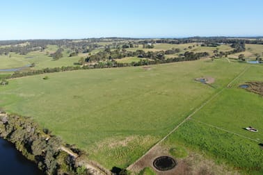Click to view all images 364 Metung Road Metung VIC 3904 - Image 3