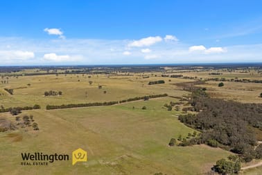 Click to view all images CA 19 Sec 2 Reservoir Road Munro VIC 3862 - Image 3