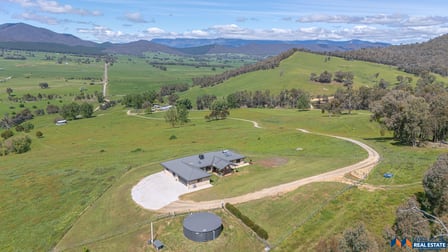 Click to view all images 83 Byers Lane Rosewhite VIC 3737 - Image 2