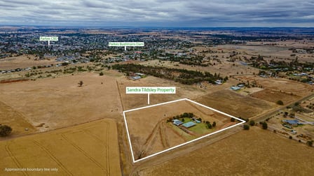 Click to view all images 50 Noble Road Parkes NSW 2870 - Image 2