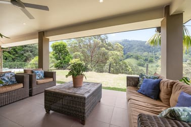 Click to view all images 584 Mount Brisbane Road Mount Pleasant QLD 4521 - Image 1