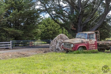 Click to view all images 19 JOYCES ROAD Monegeetta VIC 3433 - Image 3