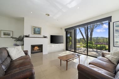 205 Banumum Road Mansfield VIC 3722 - Image 3