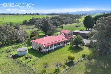 135 Stock Road Drouin West VIC 3818 - Image 1