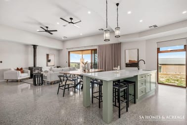 Click to view all images 186 Woodlands Road Cockatoo Valley SA 5351 - Image 3