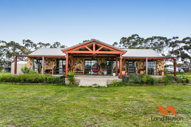 Click to view all images 268 Doolins Road Darraweit Guim VIC 3756 - Image 1