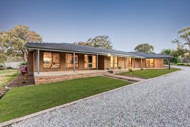 Click to view all images 16 Collins Lane Emu Creek VIC 3551 - Image 1